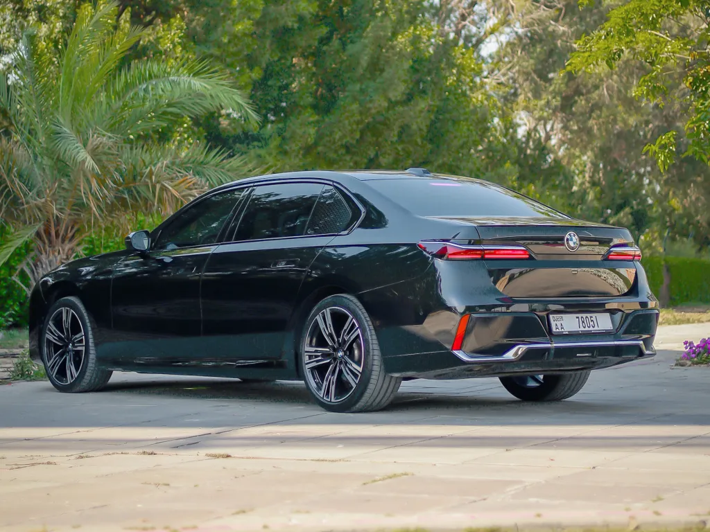 BMW 735i 2023 #8