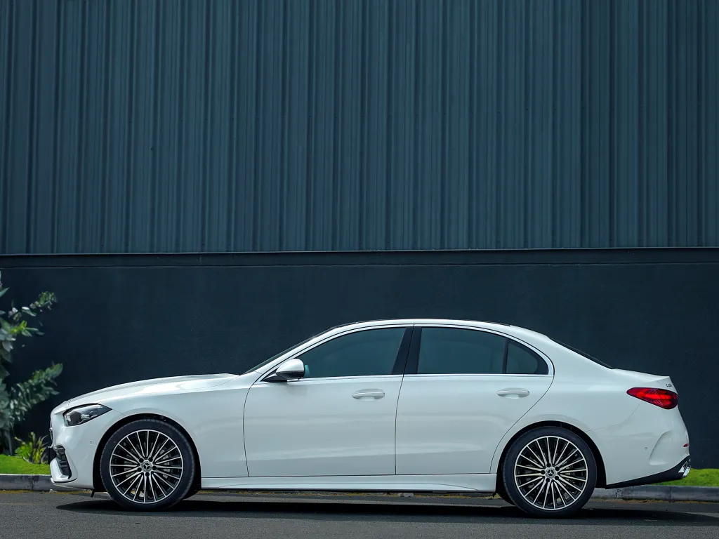 Mercedes C200 2024 #14