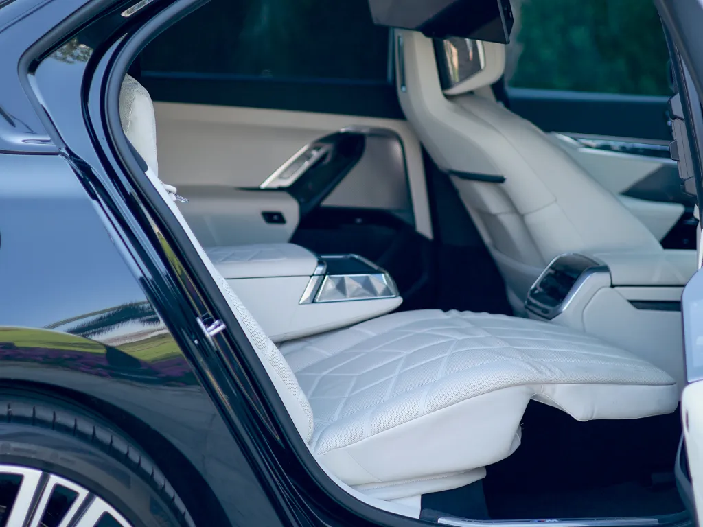 BMW 735i 2023 #2