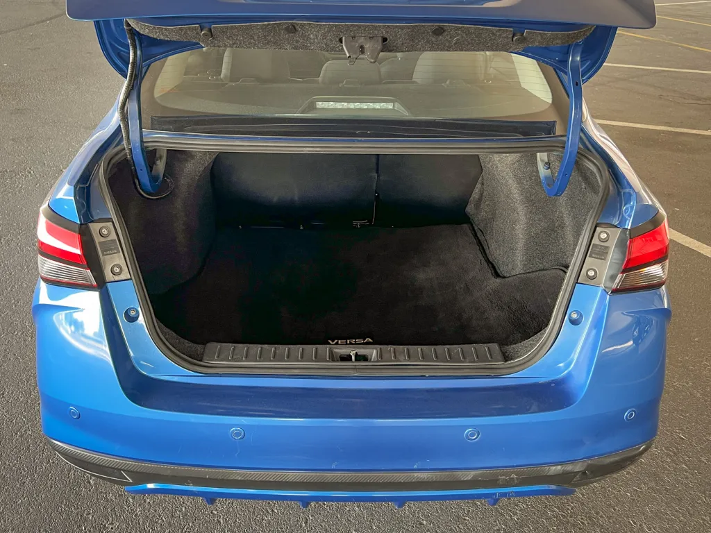 Nissan Versa 2021 #8