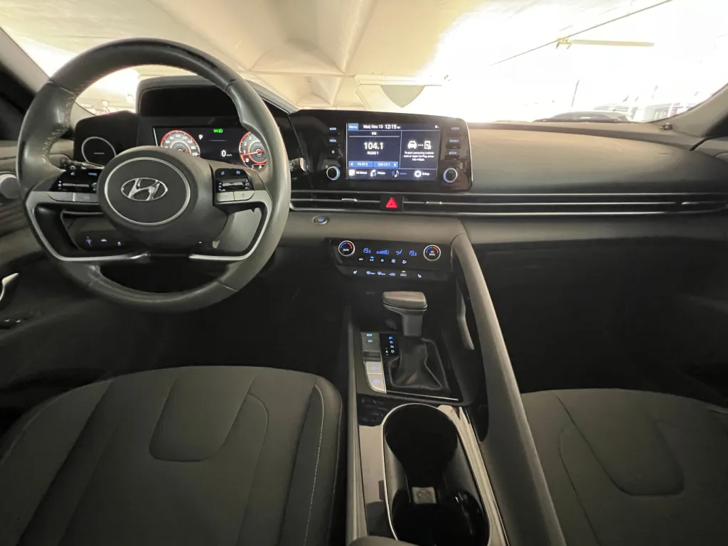 Hyundai Elantra 2021 #10