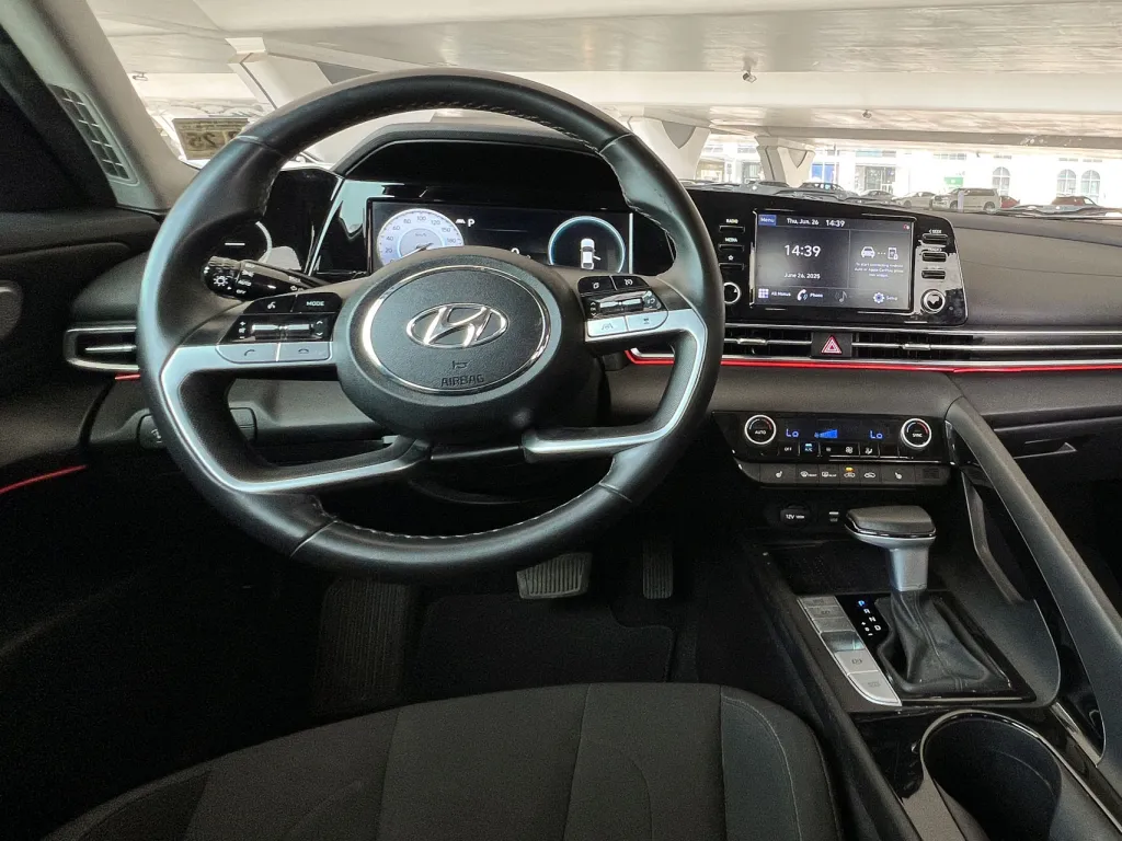 Hyundai Elantra 2021 #11