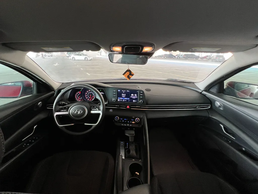 Hyundai Elantra 2022 #9