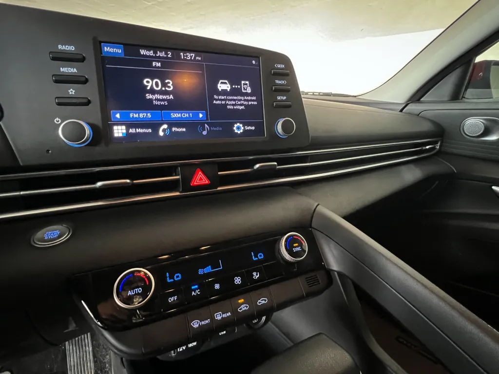 Hyundai Elantra 2022 #11