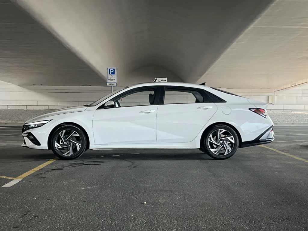 Hyundai Elantra 2025 #3