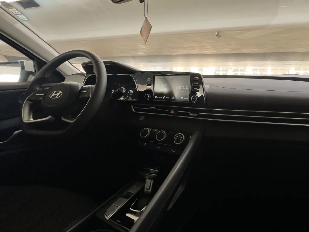 Hyundai Elantra 2025 #9