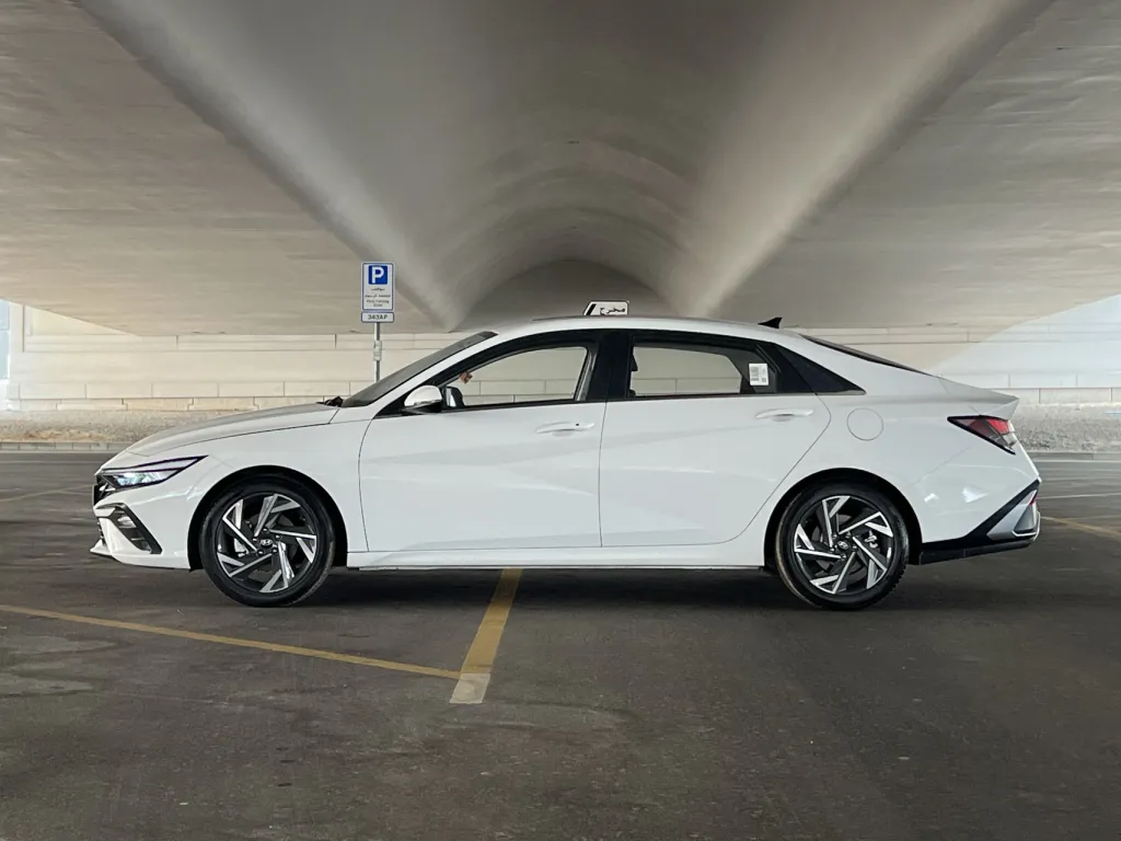 Hyundai Elantra 2025 #8