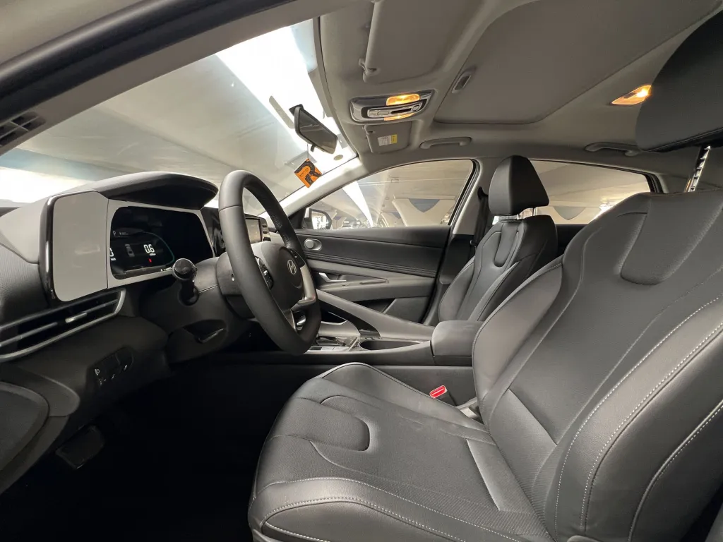 Hyundai Elantra 2025 #10