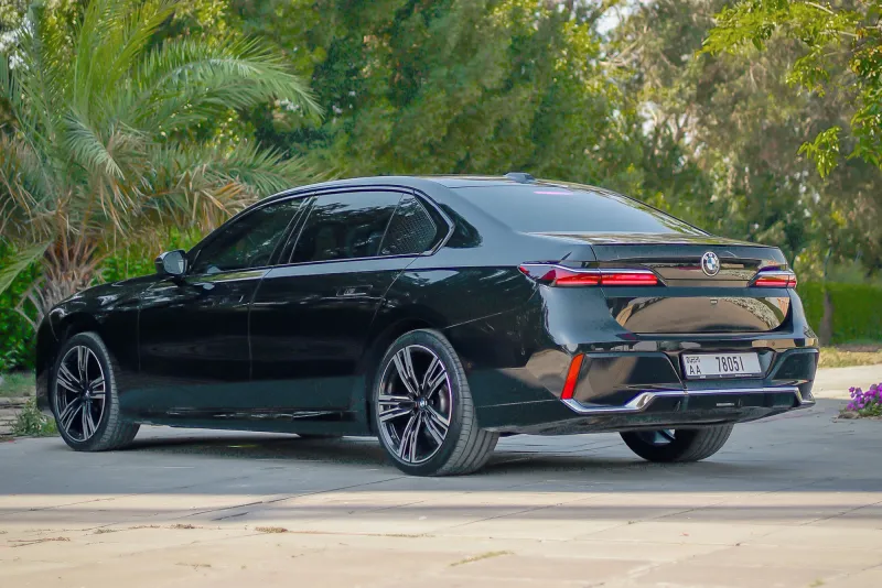 BMW 735i 2023 #8