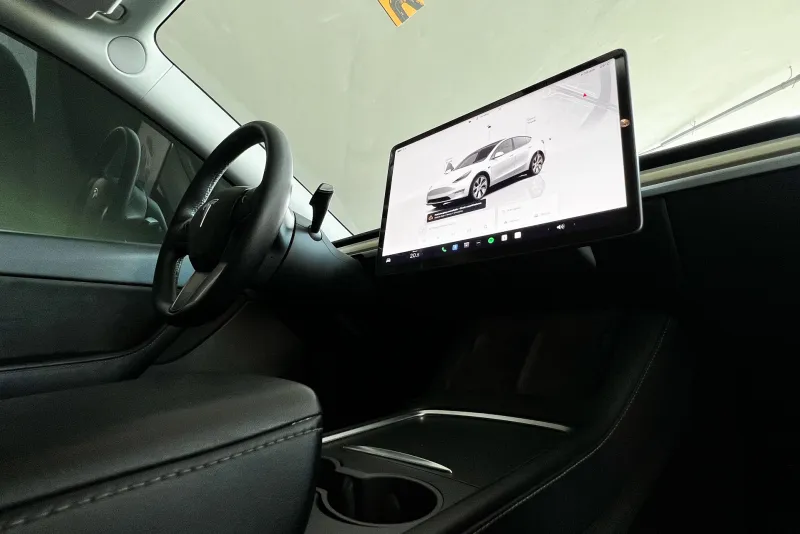 Tesla Model Y 2022 #10
