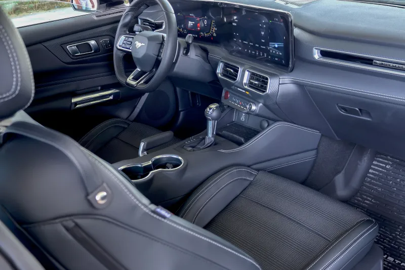 Ford MUSTANG Coupe 2024 #3