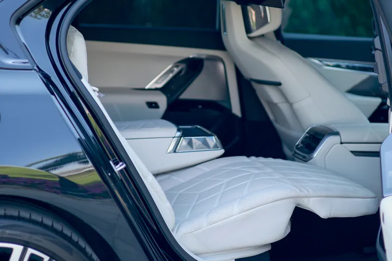 BMW 735i 2023 #2