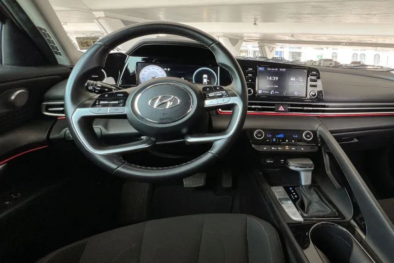 Hyundai Elantra 2021 #11