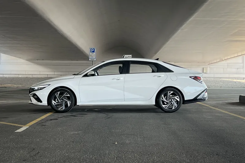 Hyundai Elantra 2025 #3