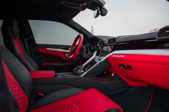 Lamborghini Urus #1